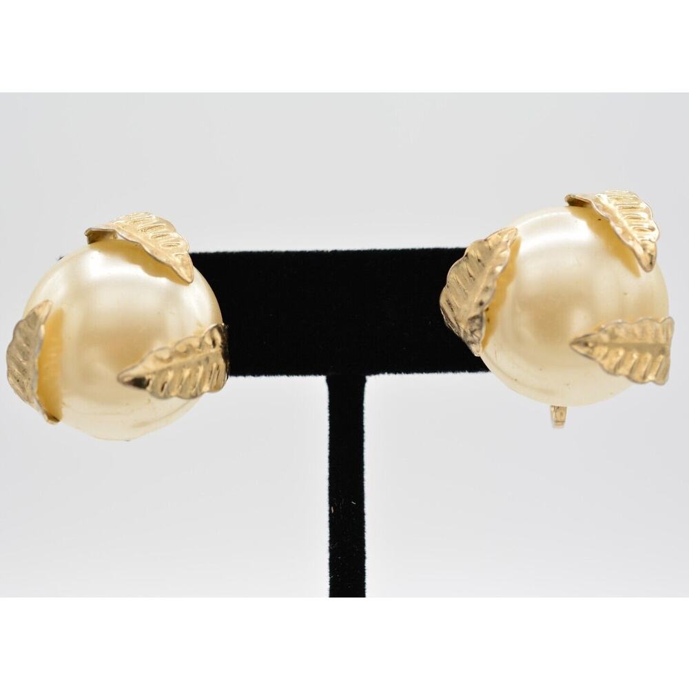 Star Vintage Clip On Earrings Pearl Drop Leaf Chunky Gold Tone Signed 1940s 9M